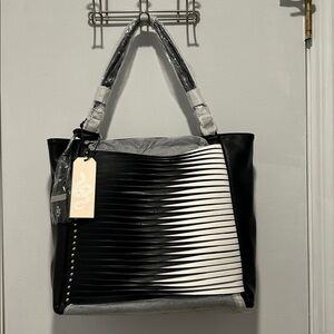 EVVE Milano Chicago Black & White Tote - NWT